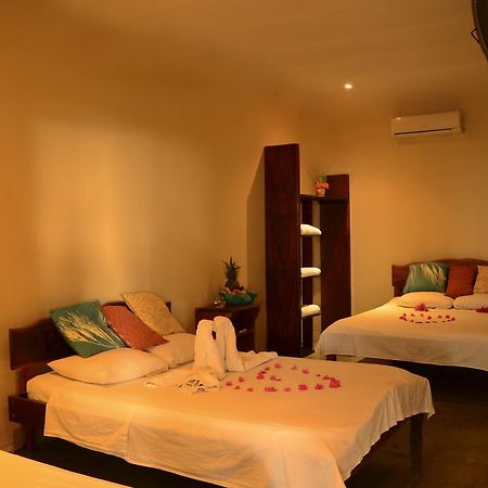 Claudio & Gloria Beach Front Rooms Playas del Coco Εξωτερικό φωτογραφία